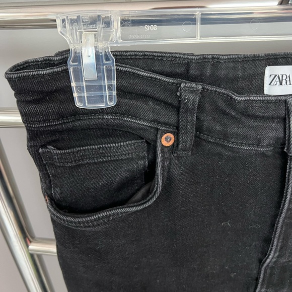 Zara Black High-Waisted Skinny Jeans - Picture 2 of 4
